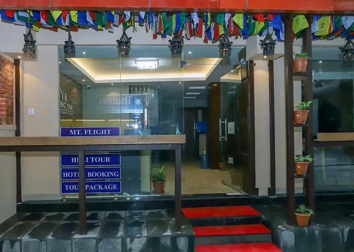 Hotel Flying Yak 3*